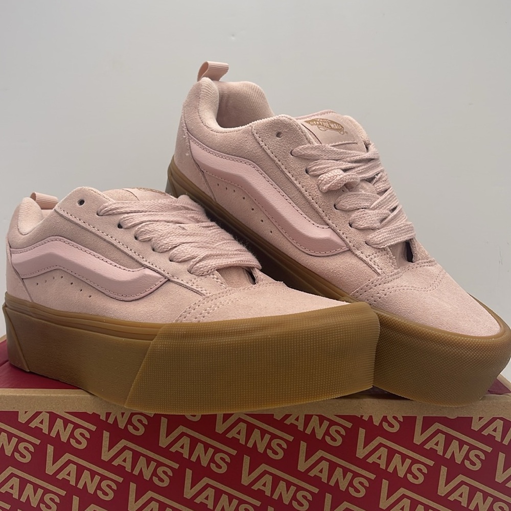 Vans WMNS Knu Stack Rose Smoke/Gum
VN000CP6CYA Platforms Sneakers - Picture 4 of 16